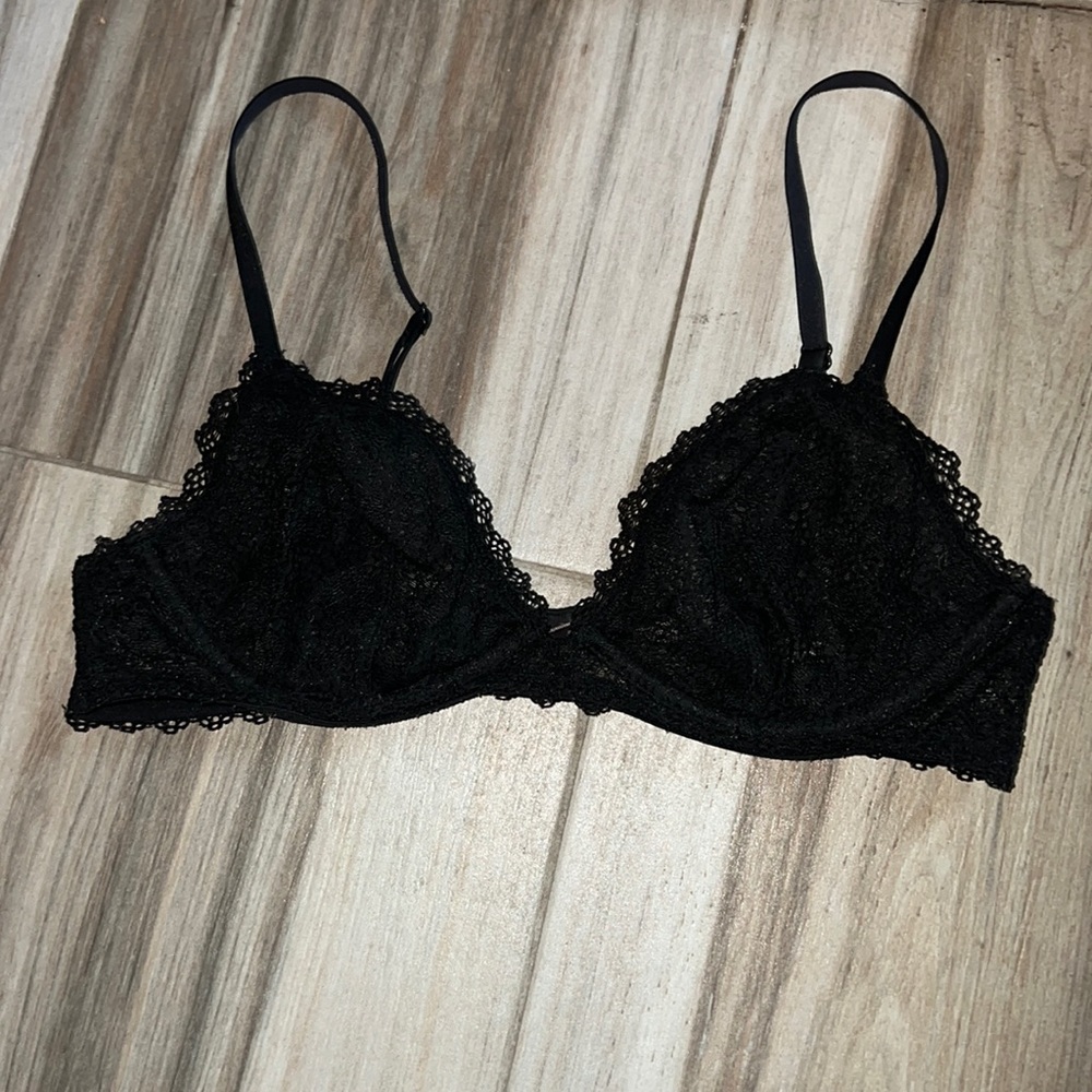 Victoria’s Secret black lace bralette size small